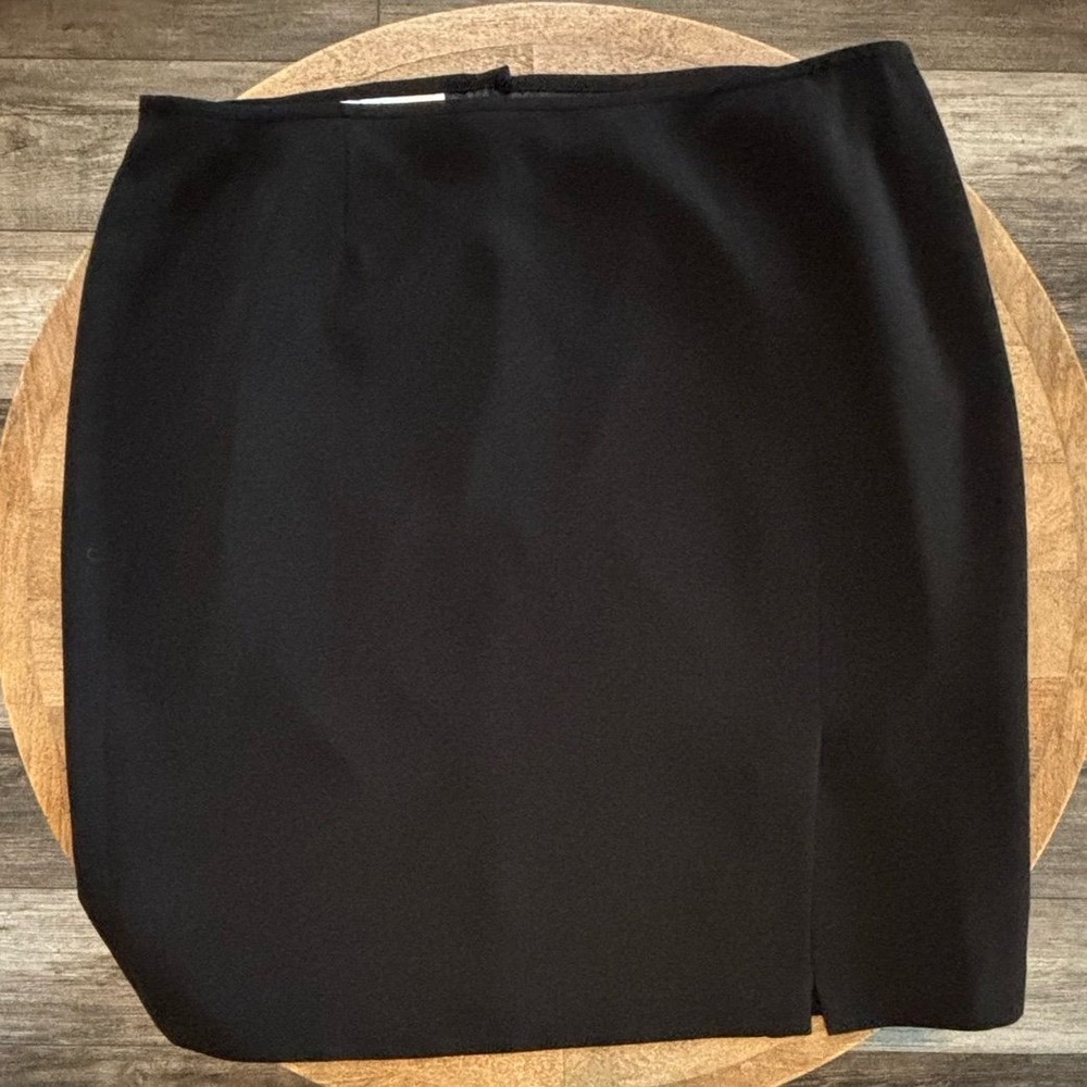 Dressbarn Woman's Black Skirt Size 22W